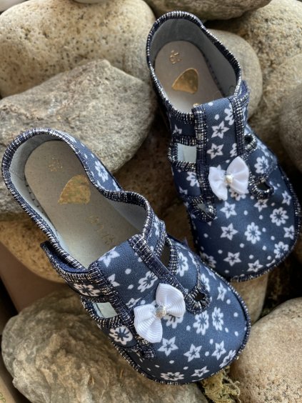 7F096FED AFFD 450D ADD2 6739A5E10825