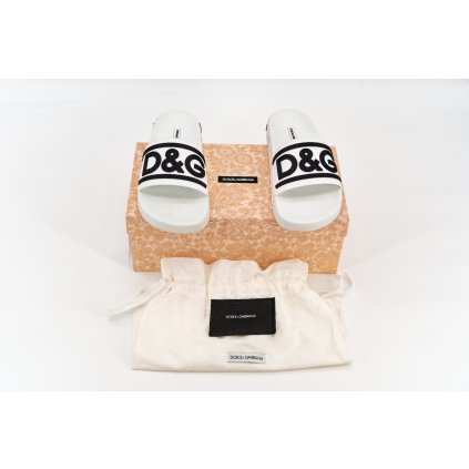 Dolce-&-Gabbana-Gomma-pool-slides-ludmilabaran-com