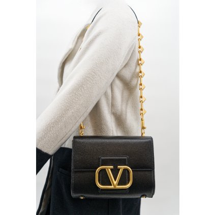 valentino-garavani-stud-sign-ludmilabaran-com