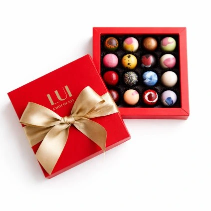 Krabička červená 16ks 1