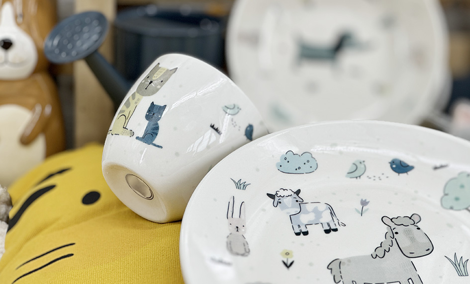 Dětské jídelní sady by inspire – bezpečné a hravé stolování