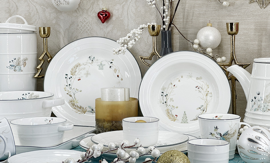 Vánoční jídelní servis Vánoční Nostalgie – vánoční kolekce, která přináší nostalgii a kouzlo Vánoc přímo na váš slavnostní stůl.