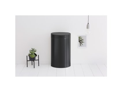 Touch Bin New, 40L Matt Black 8710755114946 Brabantia 96dpi 1000x1000px 7 NR 14297