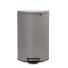 Pedal Bin FlatBack+, 40L Mineral Concrete Grey 8710755119620 Brabantia 96dpi 1000x1000px 7 NR 14214