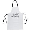 Bílá bavlněná zástěra s černým nápisem "Bon Apetit", jednoduchý elegantní design s černými úvazky.