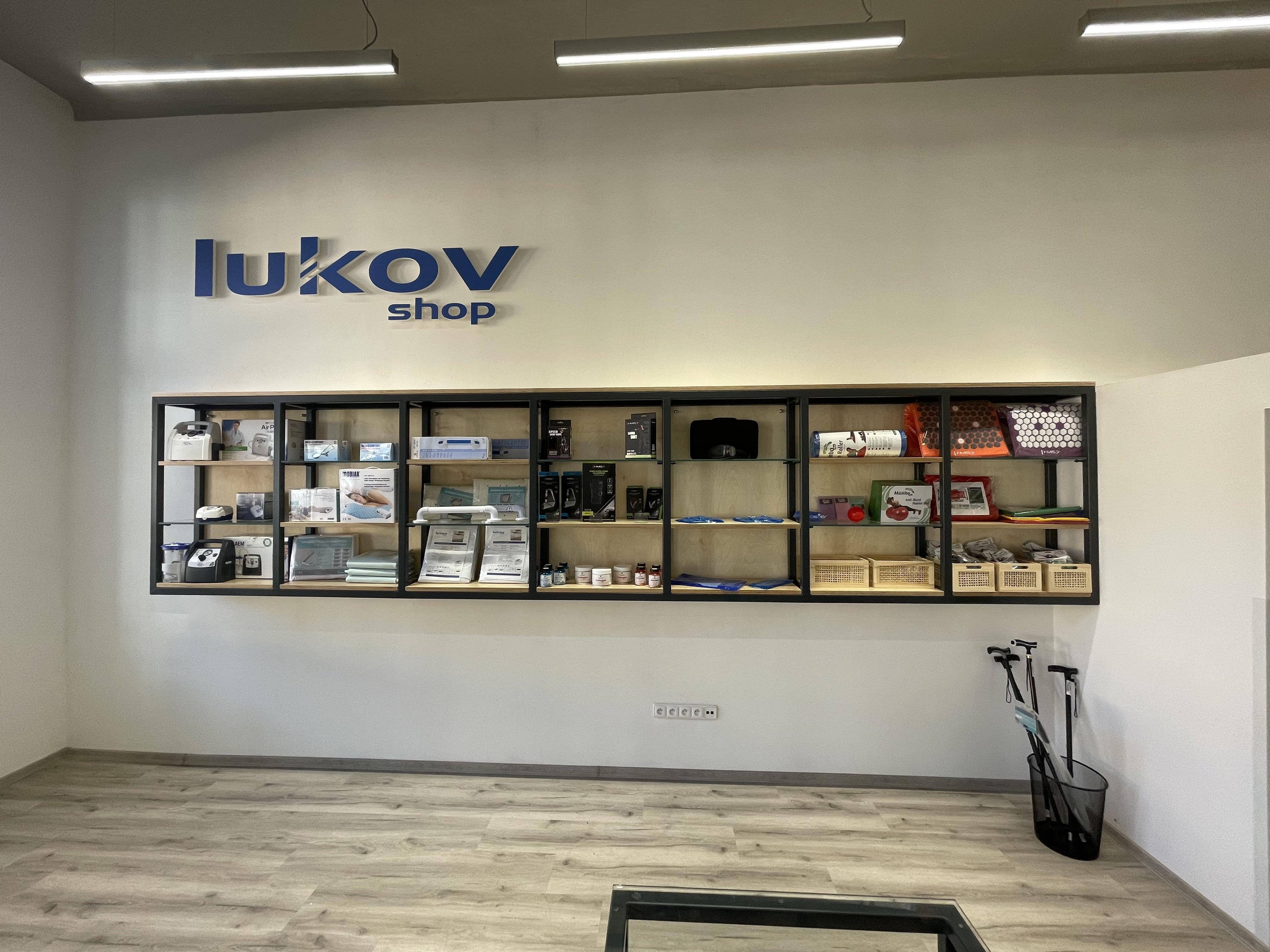 prodejna-lukovshop-zevnitr-min