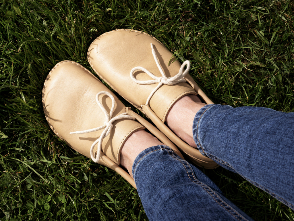 Cordelia Barefoot moccasins - beige - Luks Shoes