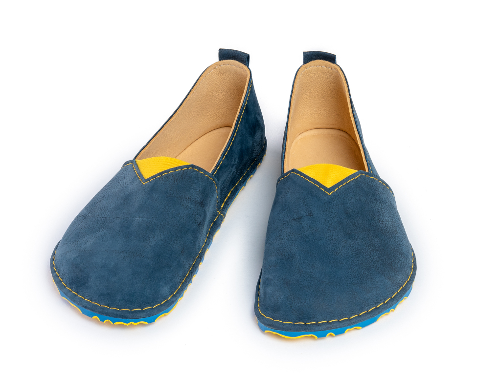 Fuego Barefoot moccasins with triangular stretch panel - blue and ...