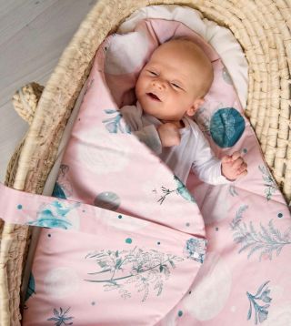 V našich zavinovačkách bude vaše děťátko maximálně spokojené.😍 Dětská zavinovačka je vyrobená ze 100% bavlny. Přírodní a...