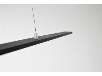Jednoduché moderné LED minimalistické závesné svietidlo v čiernej farbe
