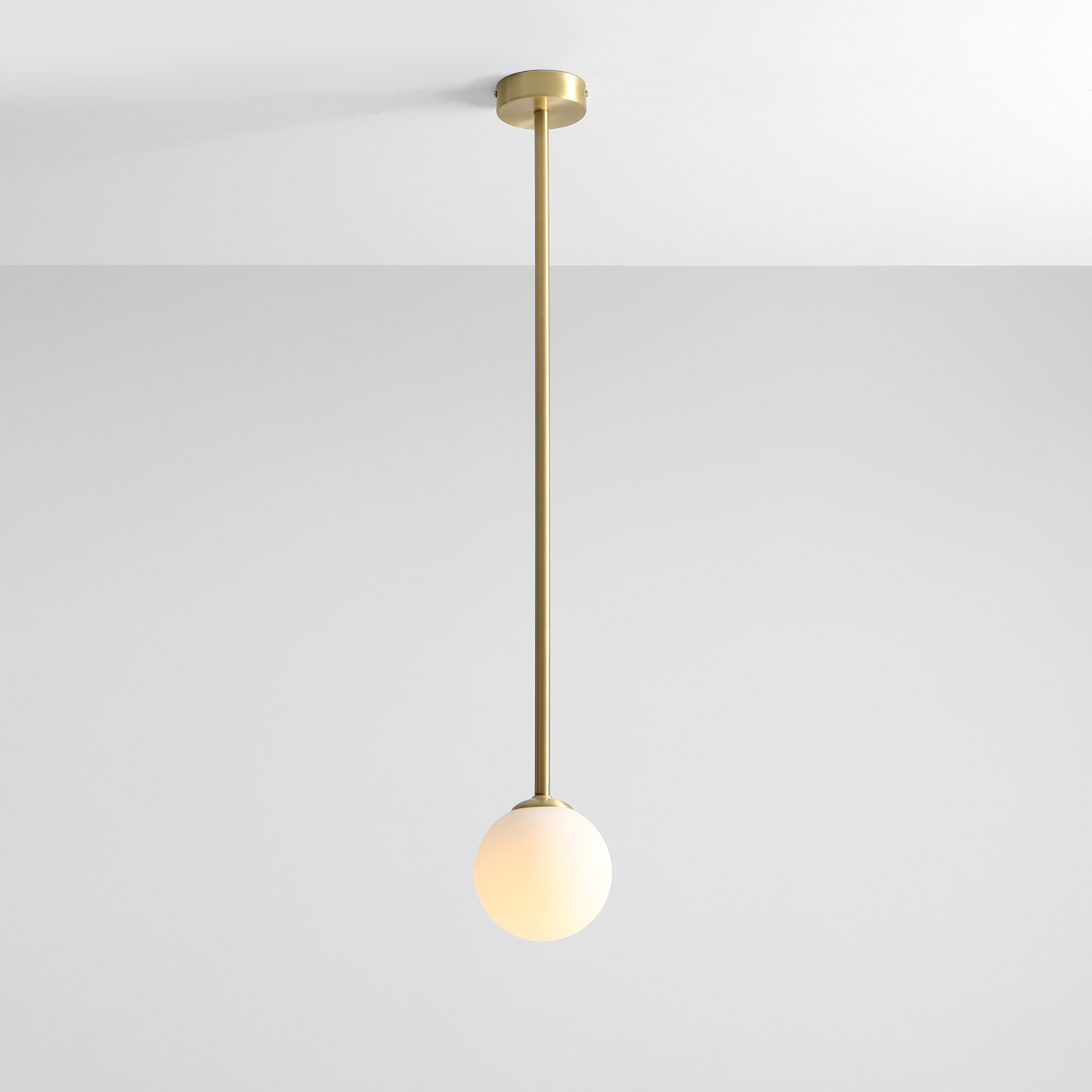 PINNE BRASS | Jednoduchá stropná lampa v mosadznom prevedení Veľkosť: L