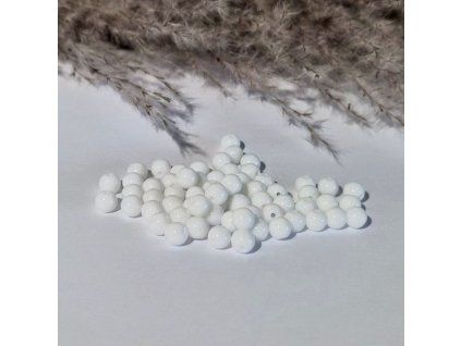 Bílé korálky chalcedon - ø 6 mm
