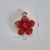 Kovový přívěsek - květ červený - 17 x 14 mm