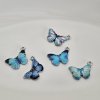 Kovový přívěsek - motýl - různé varianty - 2 x 1,4 cm