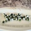 Skleněné korálky – polobílé glazované - tmavě zelená - ø 8 mm