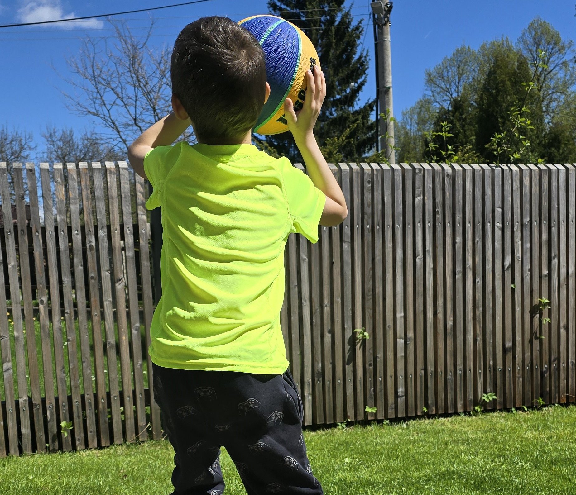 Jak vybrat sportovní tričko pro děti?