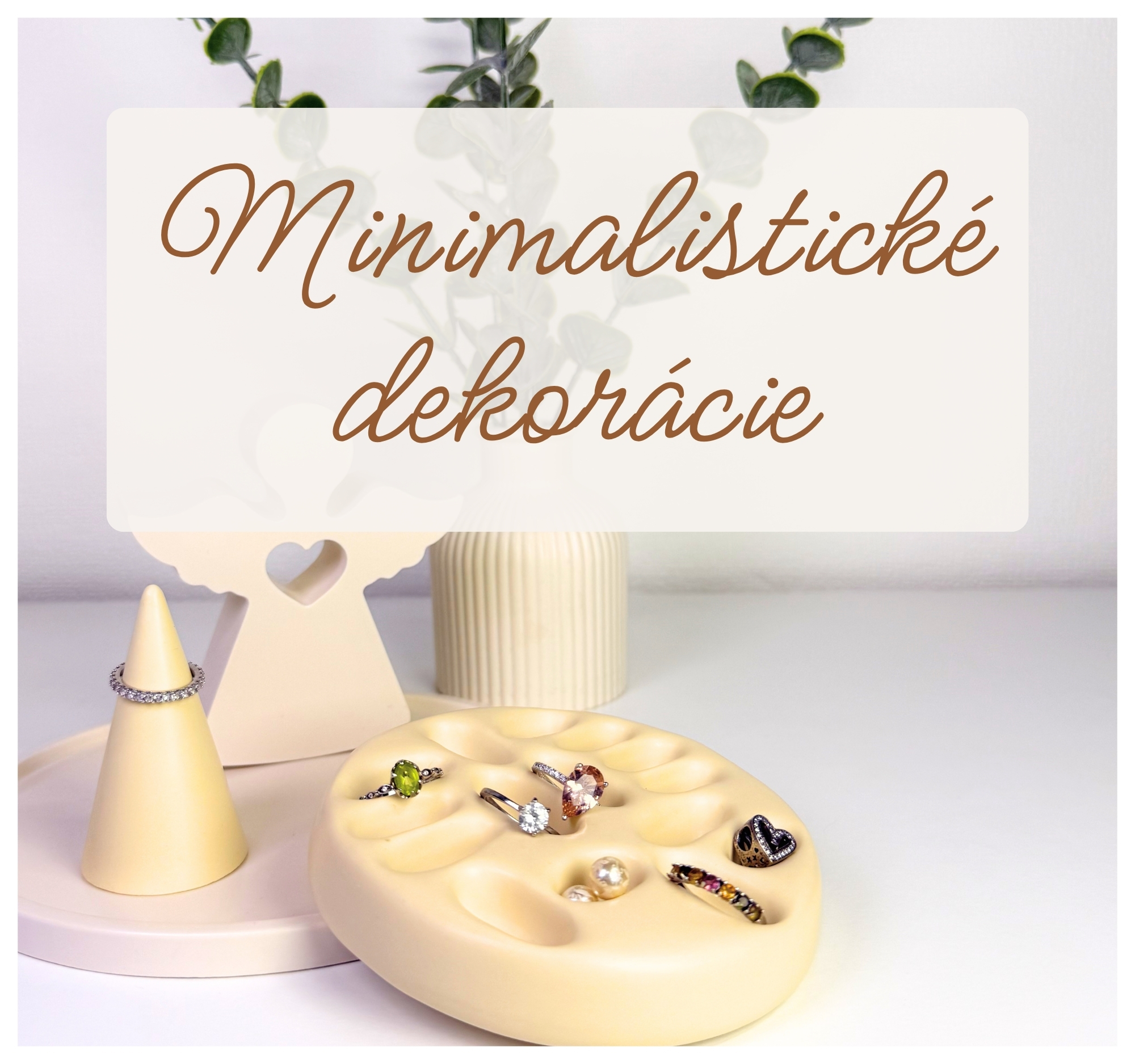 Minimalistické dekorácie z Jesmonite vytvorené ručne ako jedinečné doplnky do vášho domova.