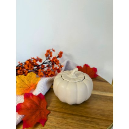 pumpkin candle