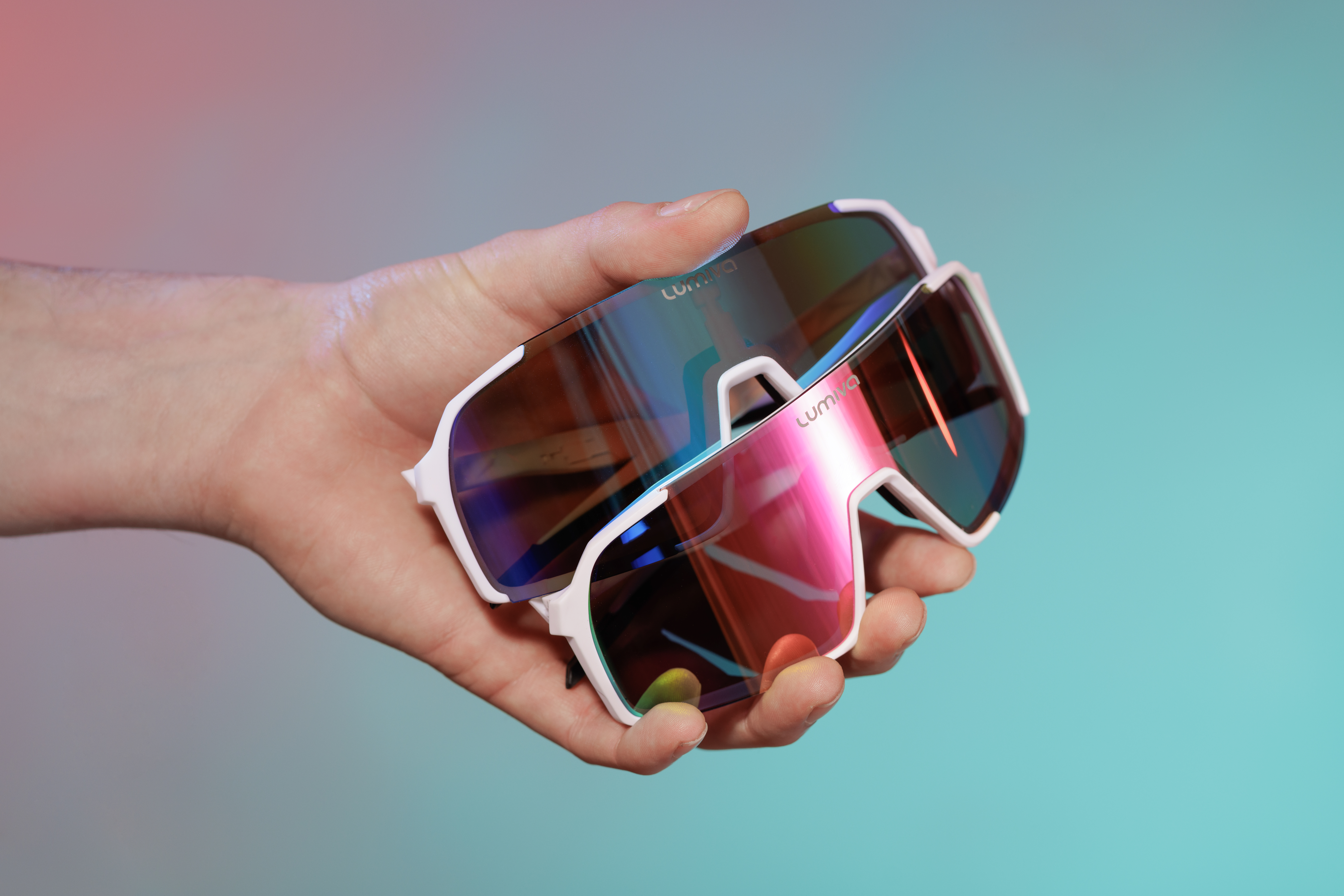 Polarized and mirrored sports glasses: how do they work and who are they suitable for?