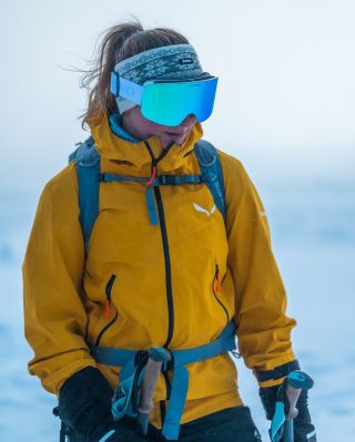 Jsi horal duší i srdcem? 🏔️💙 Pak by ti neměly chybět brýle Cloud 02011. Díky UV400 ochraně a technologií REVO HD skvěle...