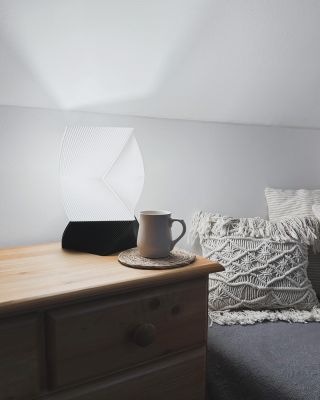 ✨ Orawe – harmonie tvarů a světla ✨ Představujeme vám Orawe, designovou lampu inspirovanou dynamikou přírodních linií a...