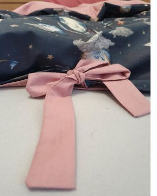 Oblíbené vesmírné povlečení jsem šila i pro jednu malou slečnu, která je nadšená ze všeho kolem vesmíru 🚀 a je i velká...