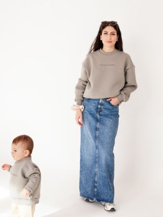 A match made in spring! 🌸 Mikiny Mocha Dream jsou ideální pro přechodné počasí i přechodné nálady. 😜 Rocket Mama...