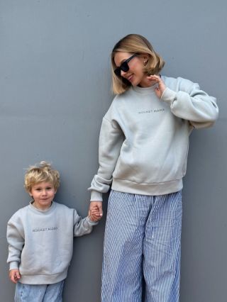 Comfy to wear. 💙 Nejpohodlnější matchy-matchy mikiny, které si zamilujete vy i vaše děti. Přidejte se k našemu Rocket Mama...
