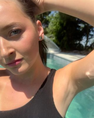 ✨Letní elegance na dosah ruky s našimi stříbrnými vlnkovými náušnicemi. Ideální doplněk pro slunečné dny a teplé večery....