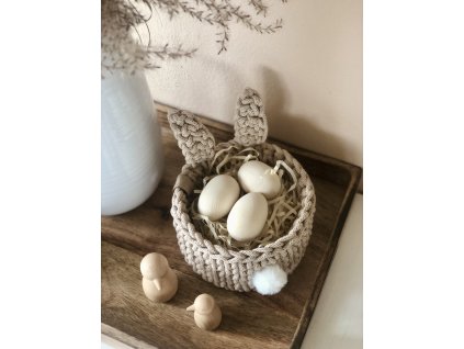 Velikonoční háčkovaný košík zajíček