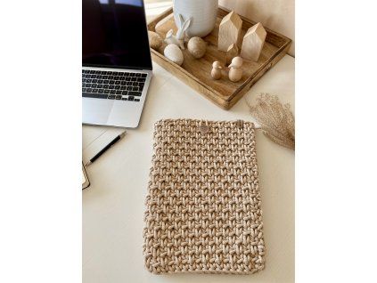 Háčkovaný obal na notebook nebo tablet