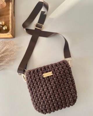 Tak to tu ještě nebylo! 🤗 Čokoládová Aura! 🤎 Ta je krásná že? 🤩 Sama od sebe bych jí asi neuháčkovala, tak jsem měla...