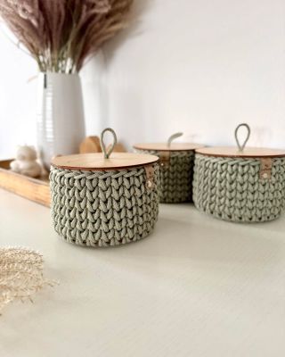 Je to šalvěj, není to šalvěj.... 🤔 … no není 😉 Je to světlá oliva! 🫒 Co na ní říkáte? Je o něco světlejší než jste u...