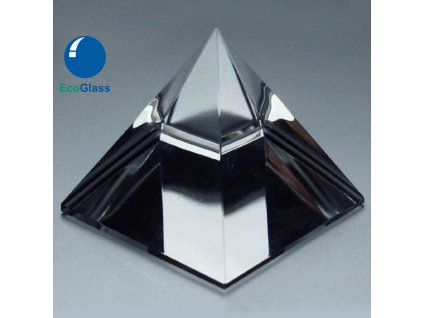 Glass pyramid smooth