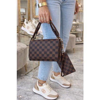 EE529972 1A82 4152 AB3C 85E30AD05631