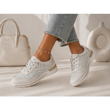 CE0D5CFF AEEC 4D03 98E1 D2FD8C7CB8B9