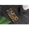 mockup of a clear phone case placed on a table 4643 el1 (94)