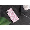 mockup of a clear phone case placed on a table 4643 el1 (50)