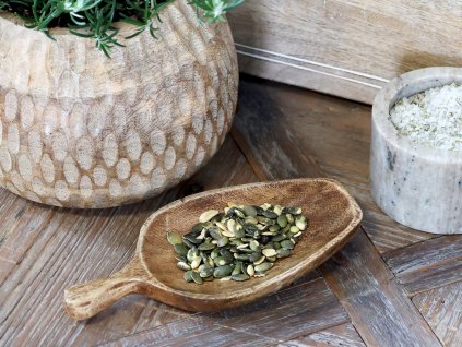 Drevená lopatka na oriešky 