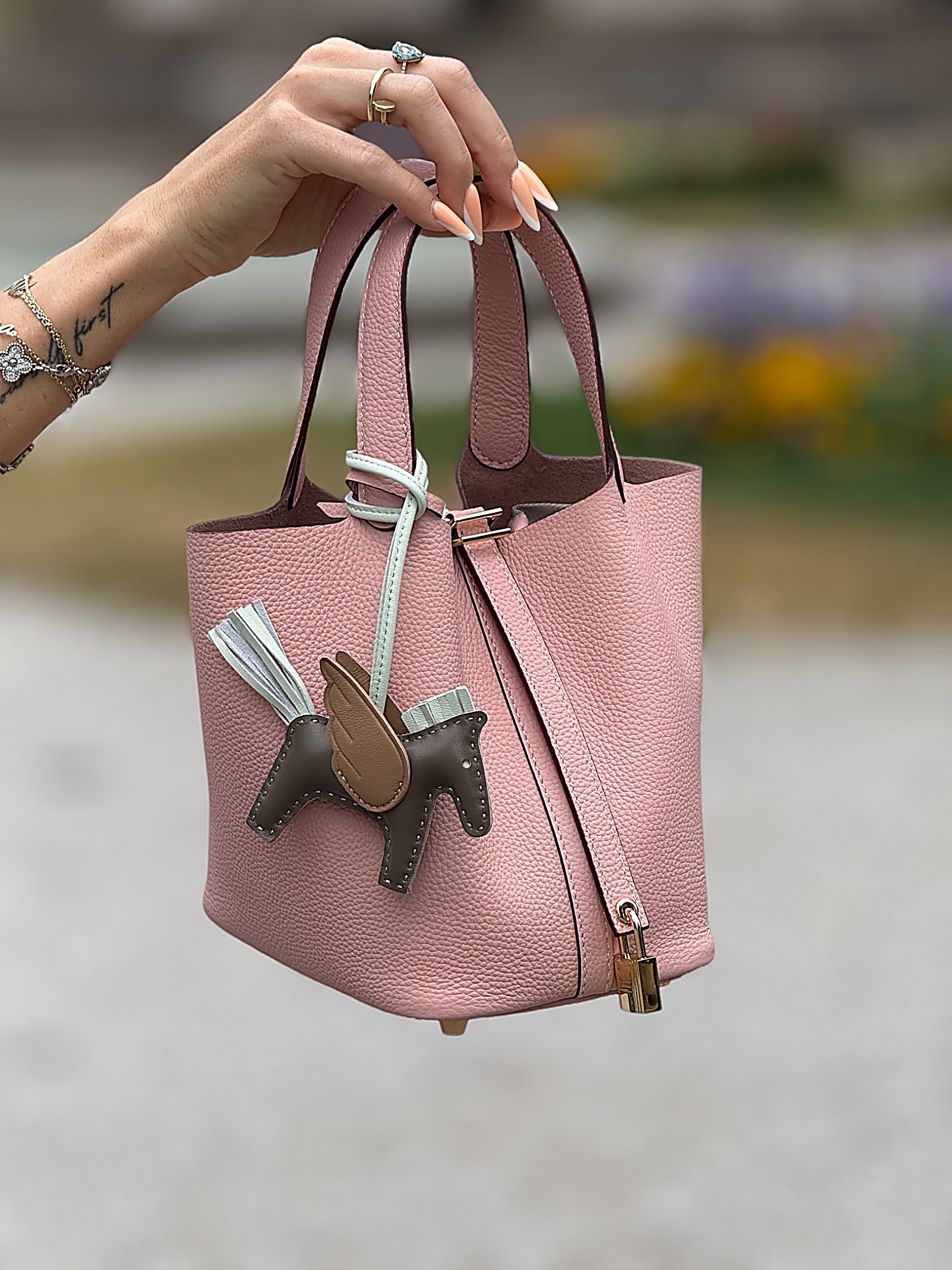 Élise – kleine Tasche, großer Stil
