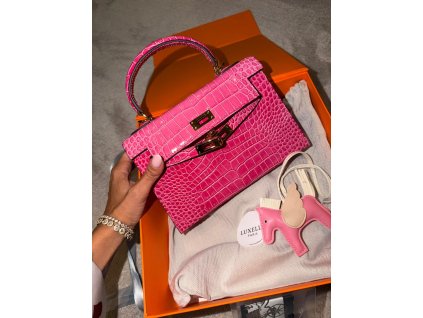 c76eb2ae 4028 4d24 8945 2f9357fa6310