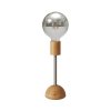 lampa-stolowa-na-baterie-cabless02-ze-srebrna-zarowka-g125-1-naturalne-drewno-11
