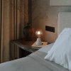Stolná lampa na batérie Cabless01 so žiarovkou G125 1,3W