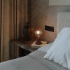 Stolná lampa na batérie Cabless01 so žiarovkou G125 1,3W