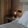 Stolná lampa na batérie Cabless01 so žiarovkou G125 1,3W
