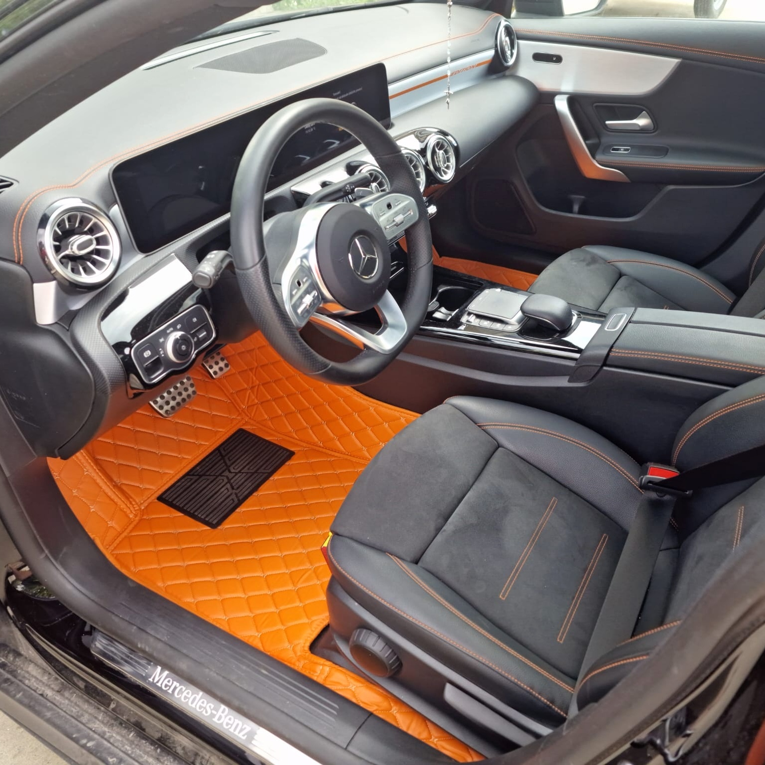 Výhody luxusních autokoberců: Komfort a styl na cestách