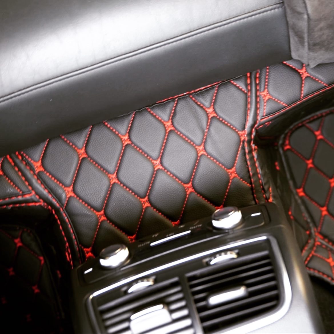 Najlepšie luxusné autokoberce pre dokonalú ochranu a štýlový vzhľad vášho auta