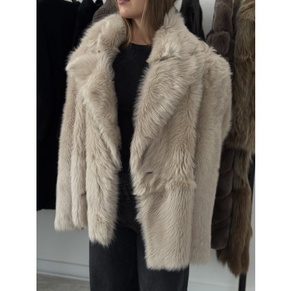 Ivana Mentlova béžový shearling kabát