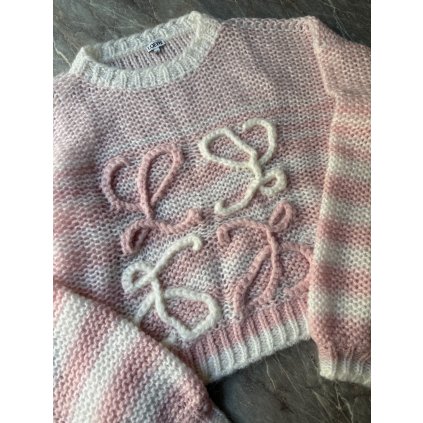 Loewe růžovo bílý svetr