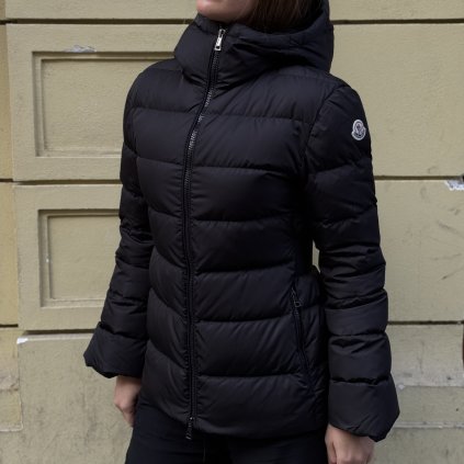 Moncler černá bunda